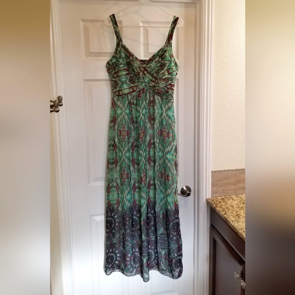 Elegant Green and Black Maxi Dress